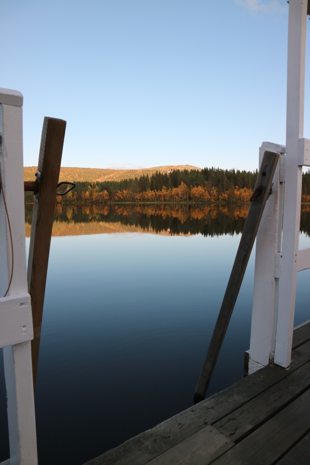 Immelkartano autumn ruska lake swimming